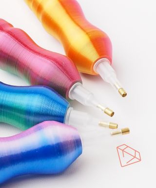 Vyskúšajte 3D tlačené diamantové pero! Ponorte sa do sveta kreativity s naším 3D tlačeným diamantovým perom. Perfektné pre...