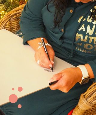 Pokoj, bodky a chvíľa pre seba. ✨ Bodkovanie upokojuje a prináša radosť. Skvelý relax aj darček pod stromček pre tvorivé...