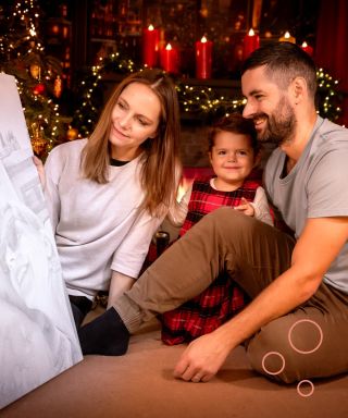 Dokonalý darček pre celú rodinu na Vianoce! Spojte svoju rodinu pod vianočným stromčekom s unikátnym obrazom vytvoreným...